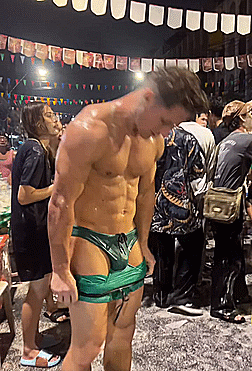 Daniel-Knight.gif