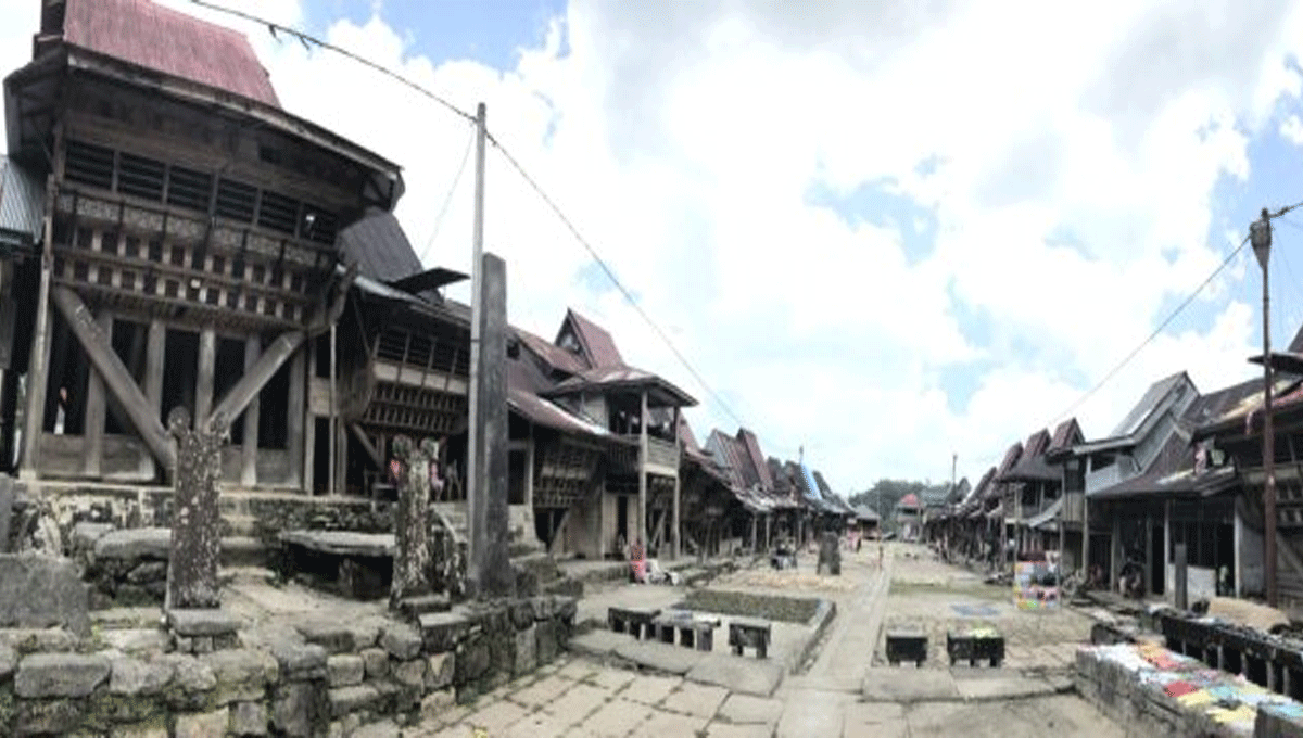 Menggali Keunikan dan Warisan Budaya Desa Tradisional Nias