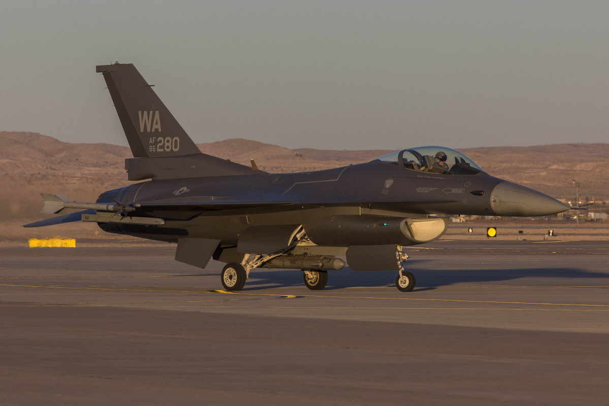 F-16-Have-Glass-Aggressors-2