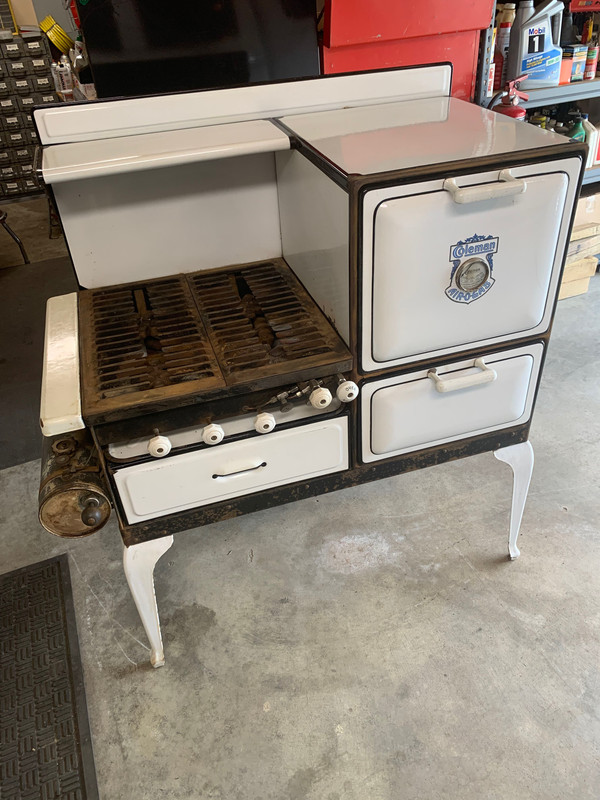 322R Air O Gas range in garage