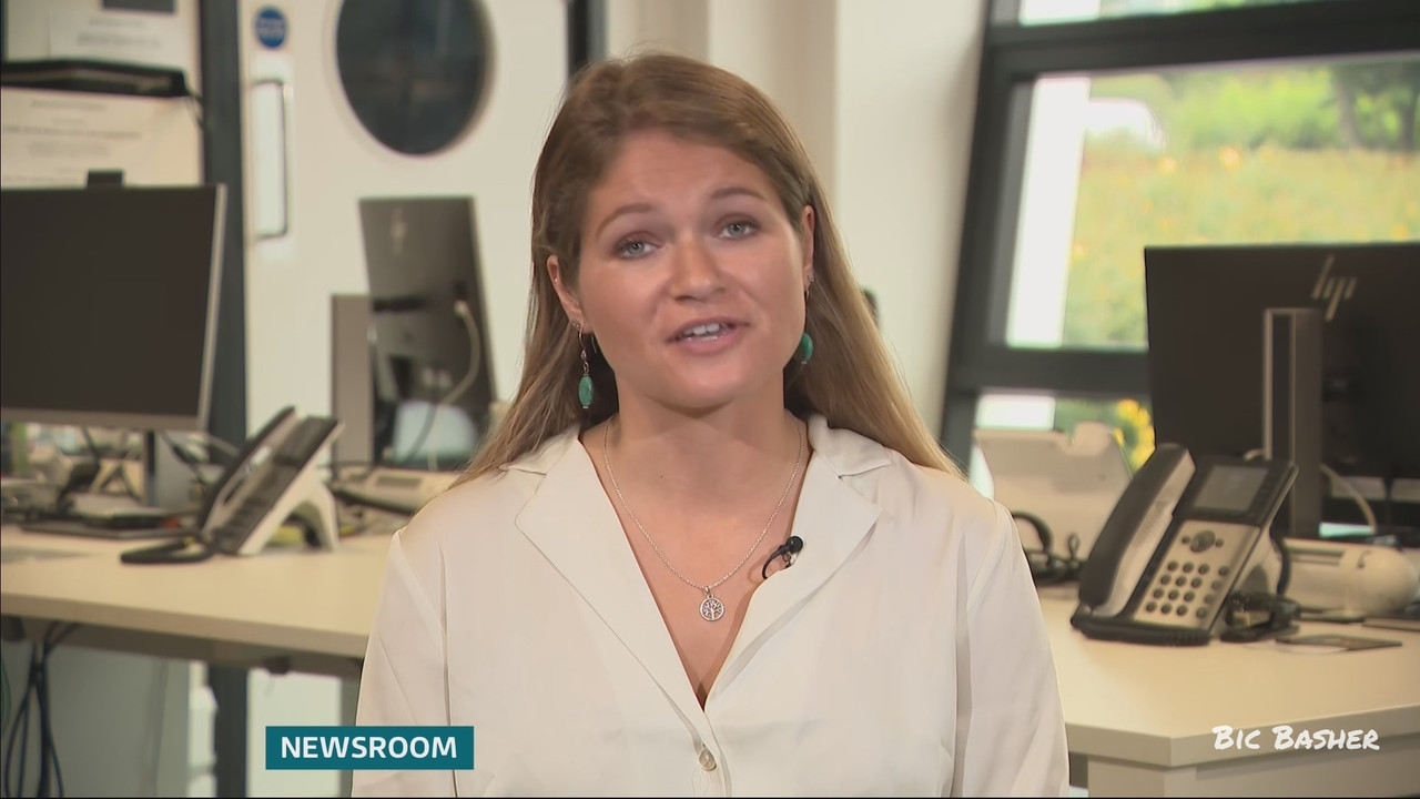 08.19 - 18.00.01 - ITV News West Country. Breaking news and current s....ts_snapshot_05.27.981