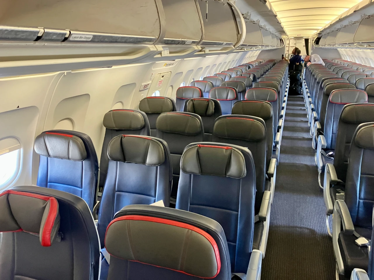 AA DCA–FLL A319 Main Cabin Extra Review 2026
