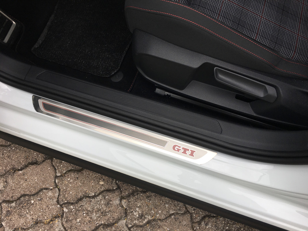 CFE88841-A173-4905-83C1-F1AA47994DEA