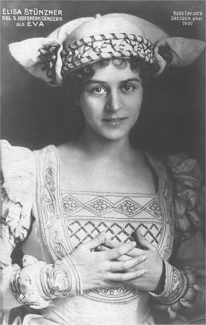 Elisa_Stünzner_SW-Foto.jpg