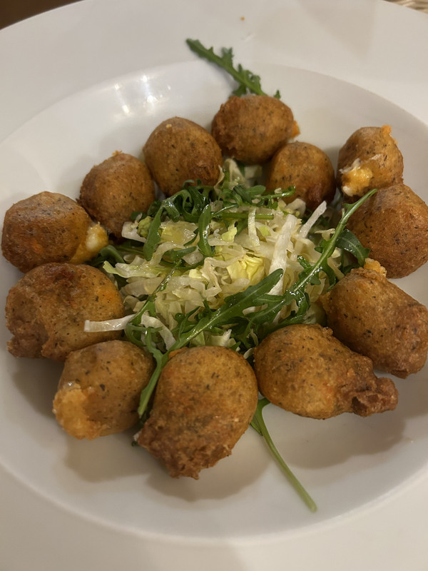 320E77F5-89D6-42D3-83E1-1AAF63E62533