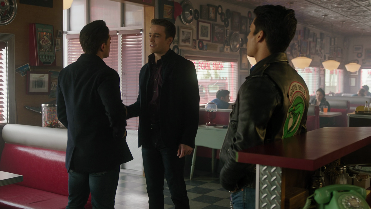 Riverdale 2017 S04E11 Chapter Sixty Eight Quiz Show 1080p AMZN Webrip x265 10bit EAC3 5 1 Goki