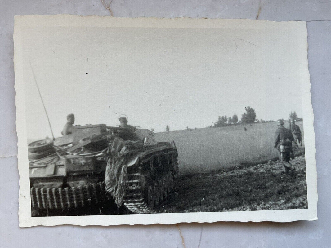 Foto-Photo Stug III Sturmgeschütz Wehrmacht Lt. Augustin Gefecht Ostfront