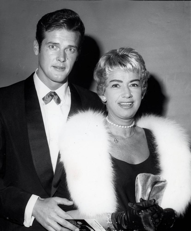 roger_moore_b61