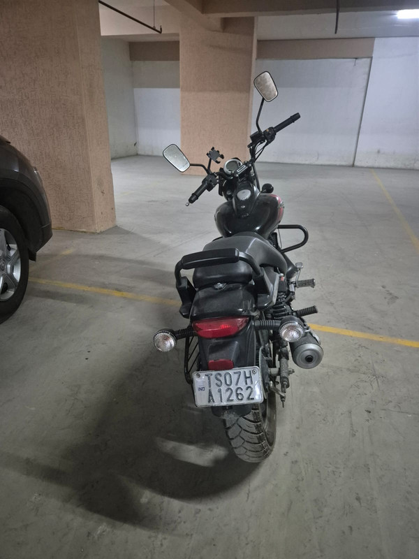 bajaj avenger photo 2