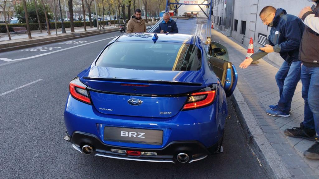 EC7C7963-7B43-4F3A-837D-3F50C84FDB8D