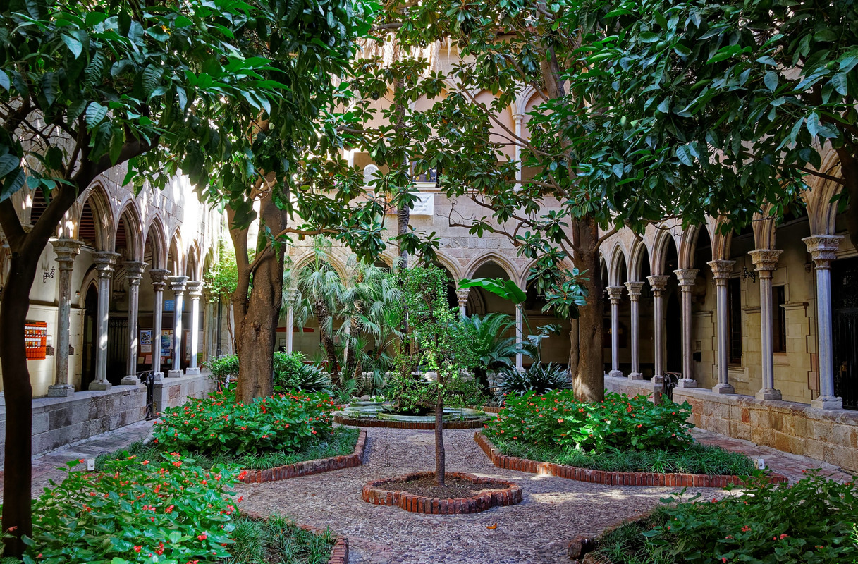 greenchurchyardbarcelona.jpg