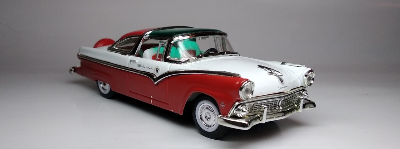 Ford Fairlane Crown Victoria Skyliner (8)