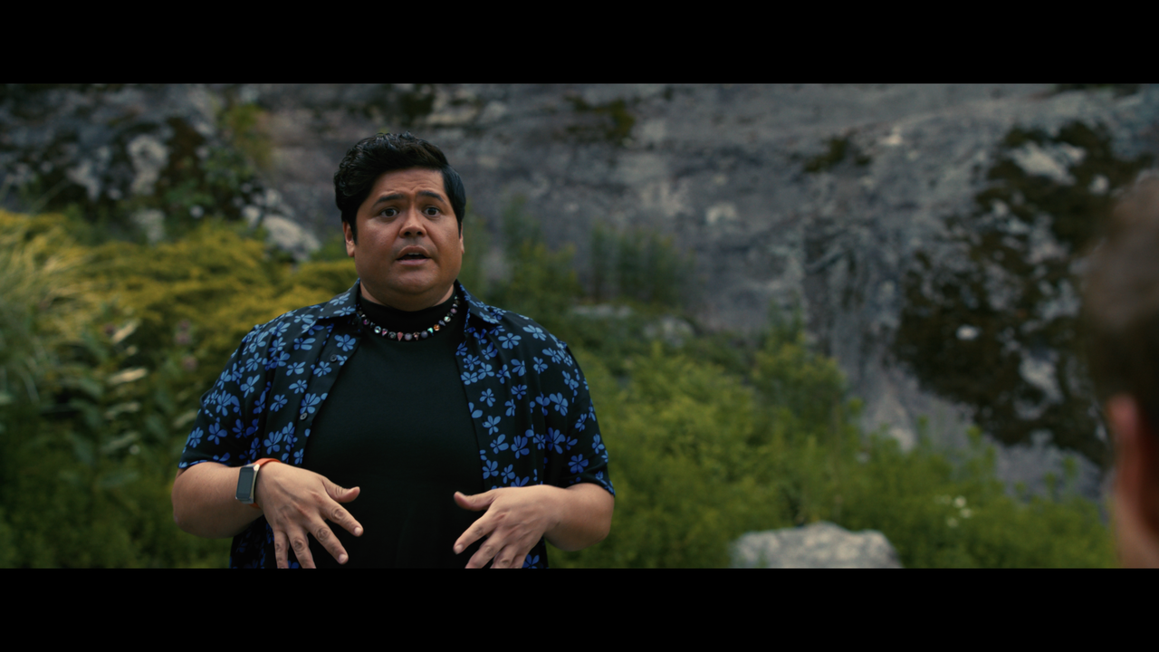 mpv-shot_Companion.2025.Hybrid.2160p.UHD.BDRemux.DV.HDR10Plus.HEVC-Нечипорук_00_38_44_0007