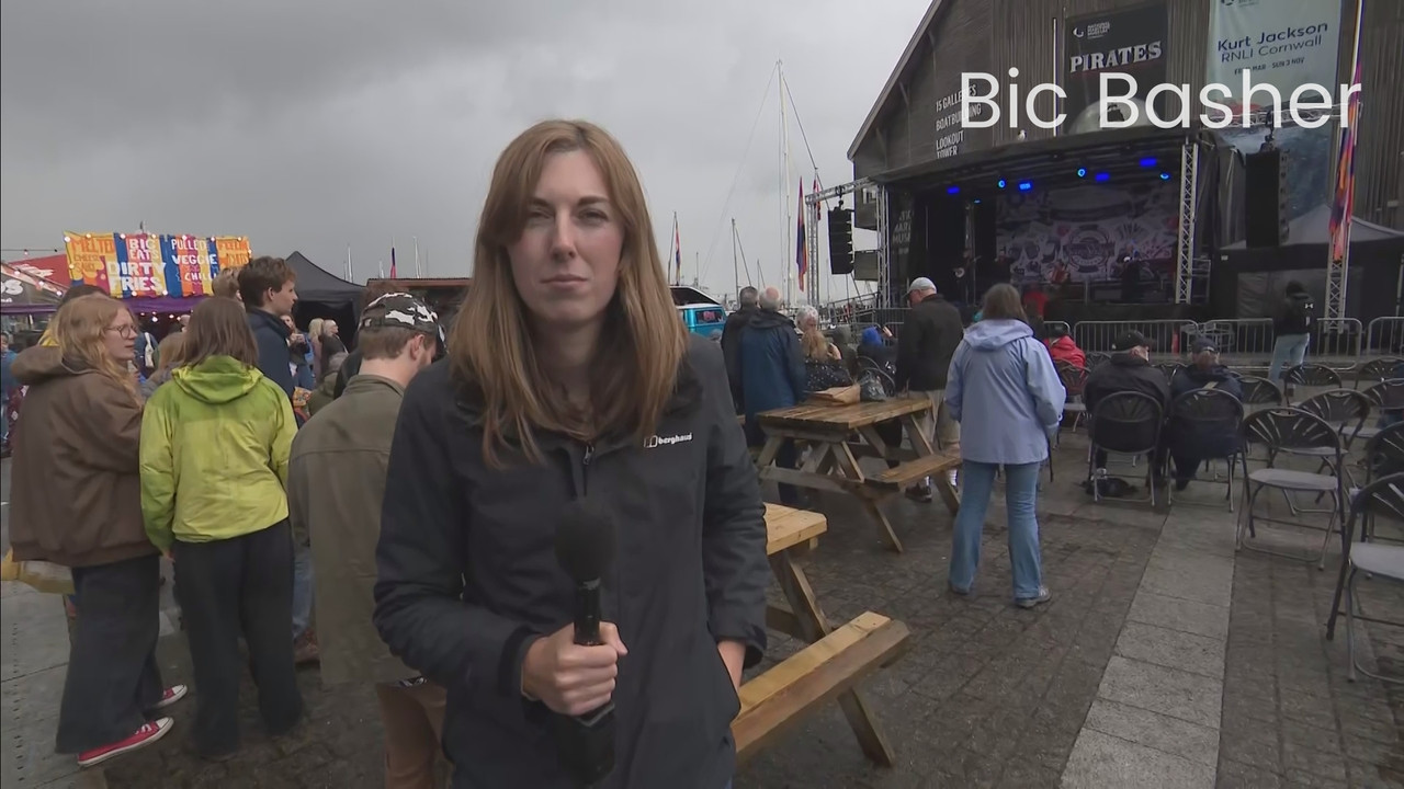 06.14 - 18.00.01 - ITV News West Country. Breaking news and current s....ts_snapshot_07.47.935