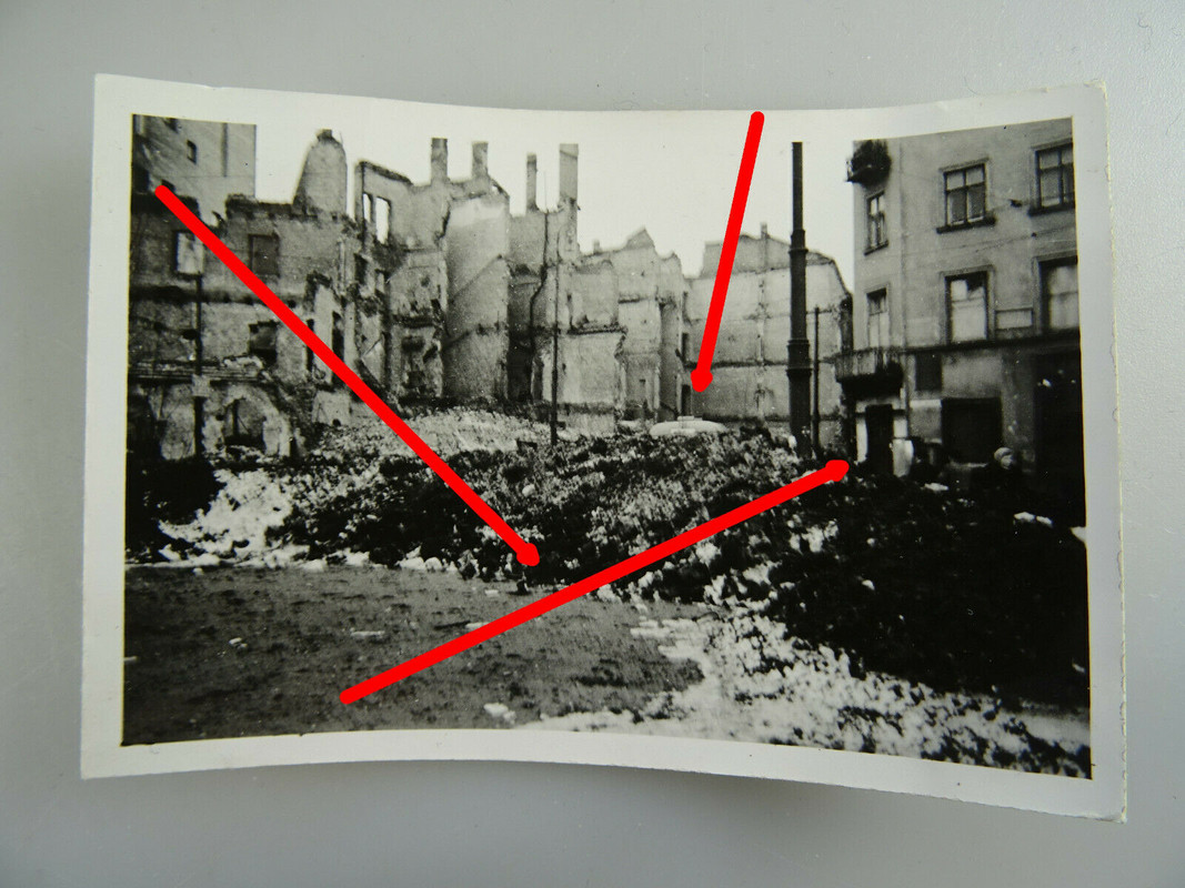 Foto, Polen Warschau, zerstörte Gebäude, Pilsudski Platz,