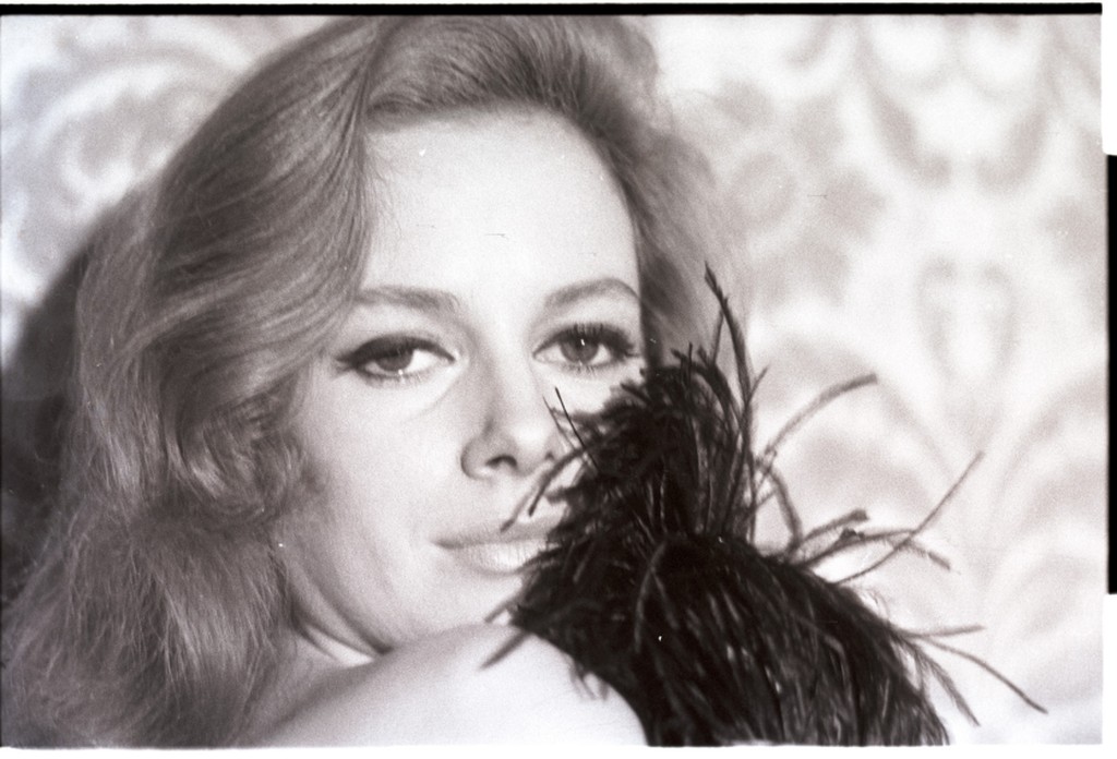 luciana_paluzzi_b85