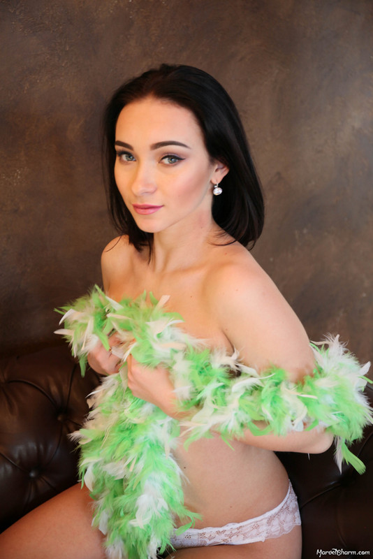 MarvelCharm_Alice-Feathered-038
