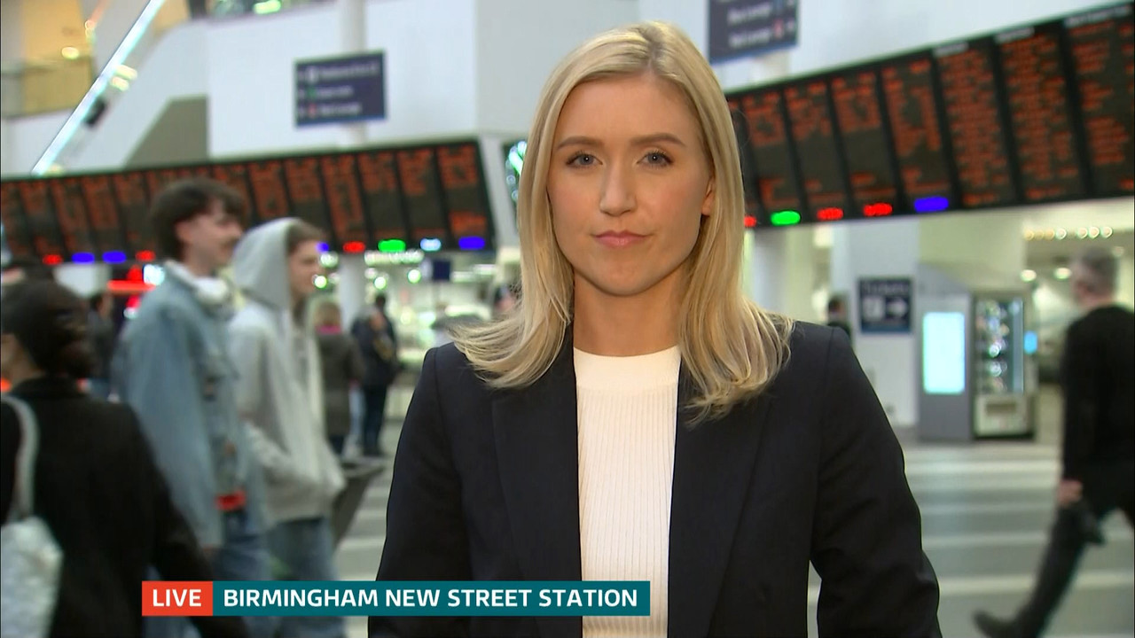 ITV Evening News_20220419_18301930.ts_snapshot_00.23.20.948