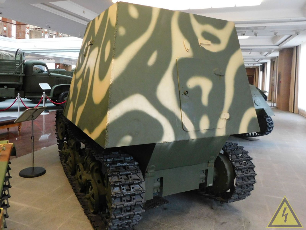 Макет советского бронированного трактор ХТЗ-16, Музейный комплекс УГМК, Верхняя Пышма DSCN5509