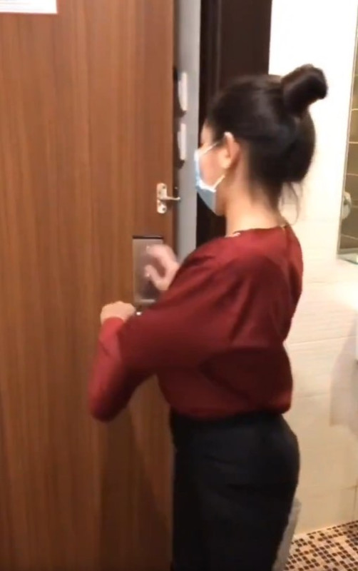 Di Pijat Dan Di Layani