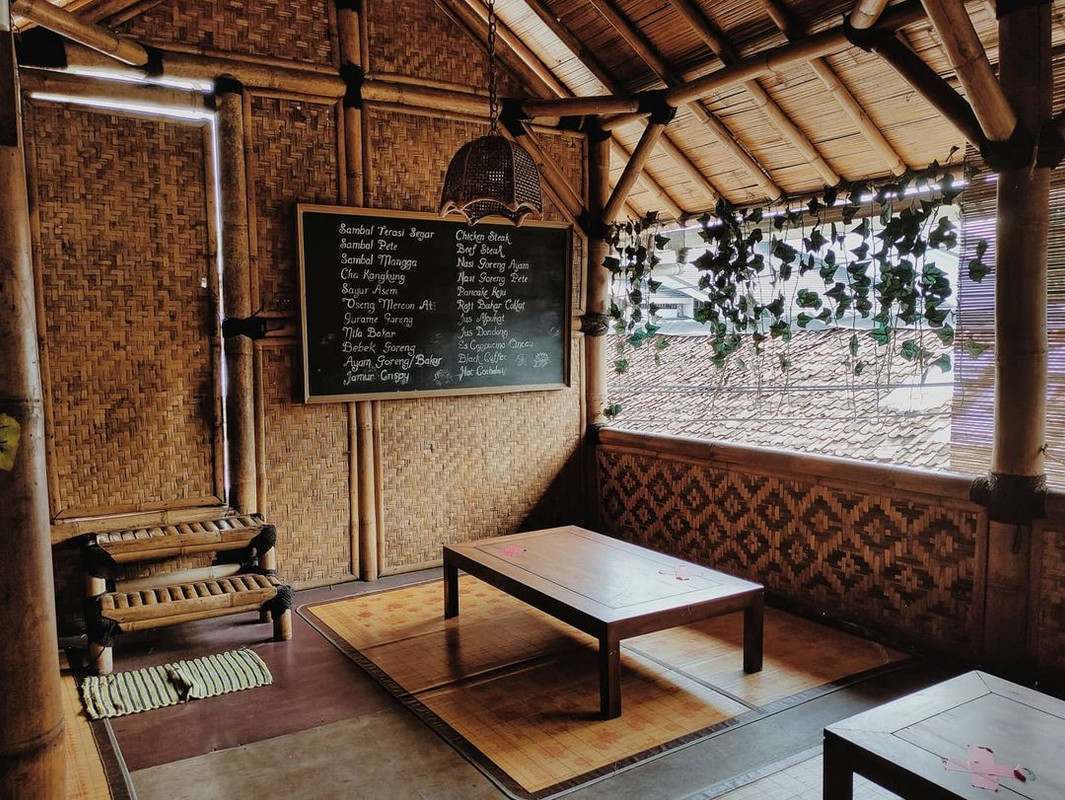 Saung Sambal Uleg.