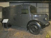 Бронированный инкассаторский автомобиь Morris-Commercial, военный музей. Оверлоон Morris-Overloon-006