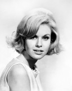 suzanna-leigh-a73