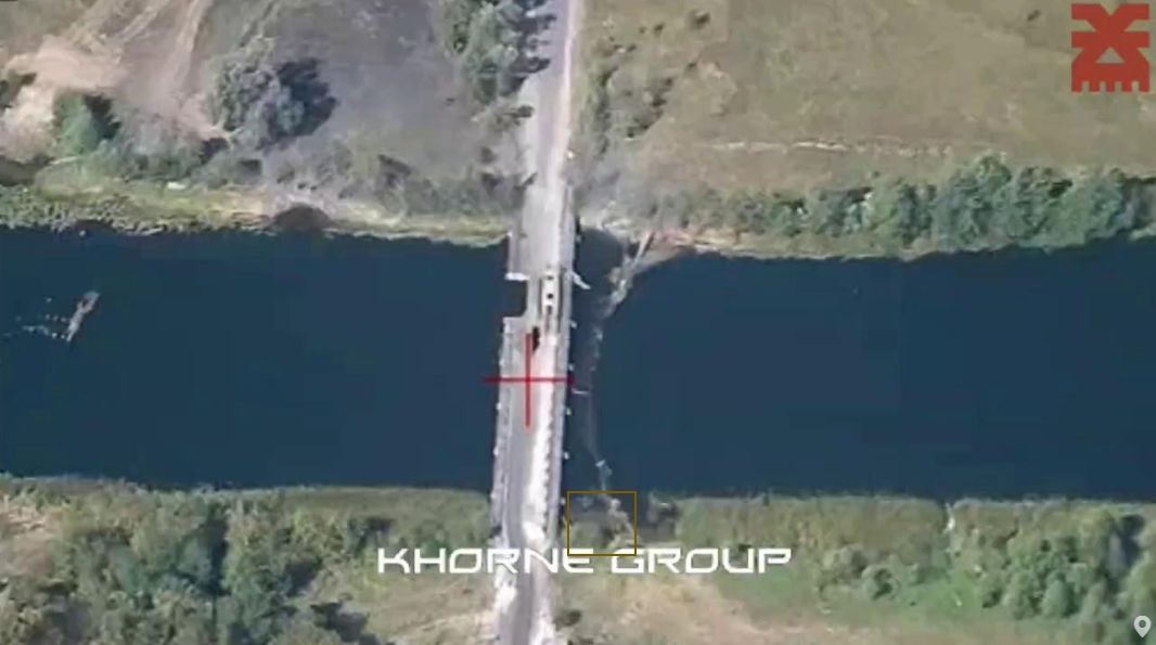 1014 River link pontoon (for PMP(-M) floating bridge system) dam 08 09 24