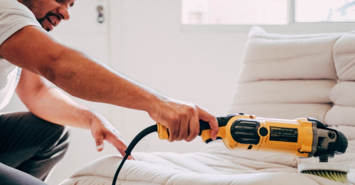 Cadeiras estofadas profissionalmente higienizadas