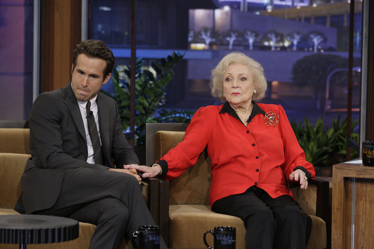 Ryan Reynolds rinde homenaje a Betty White “su amor no correspondido”