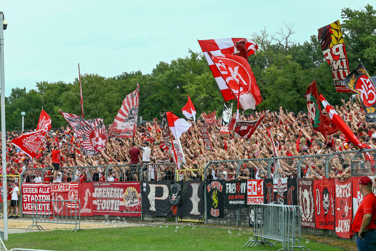 rot-weiss-koblenz-1-fc-kaiserslautern-dfb-pokal-2023-2024-8