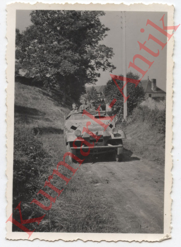 Foto Wehrmacht Panzer Grenadier Spähwagen Halbke