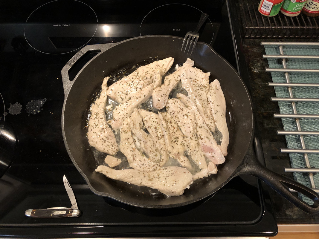 Sauteing-chicken-in-the-Lodge-Skillet-4-3-23.jpg