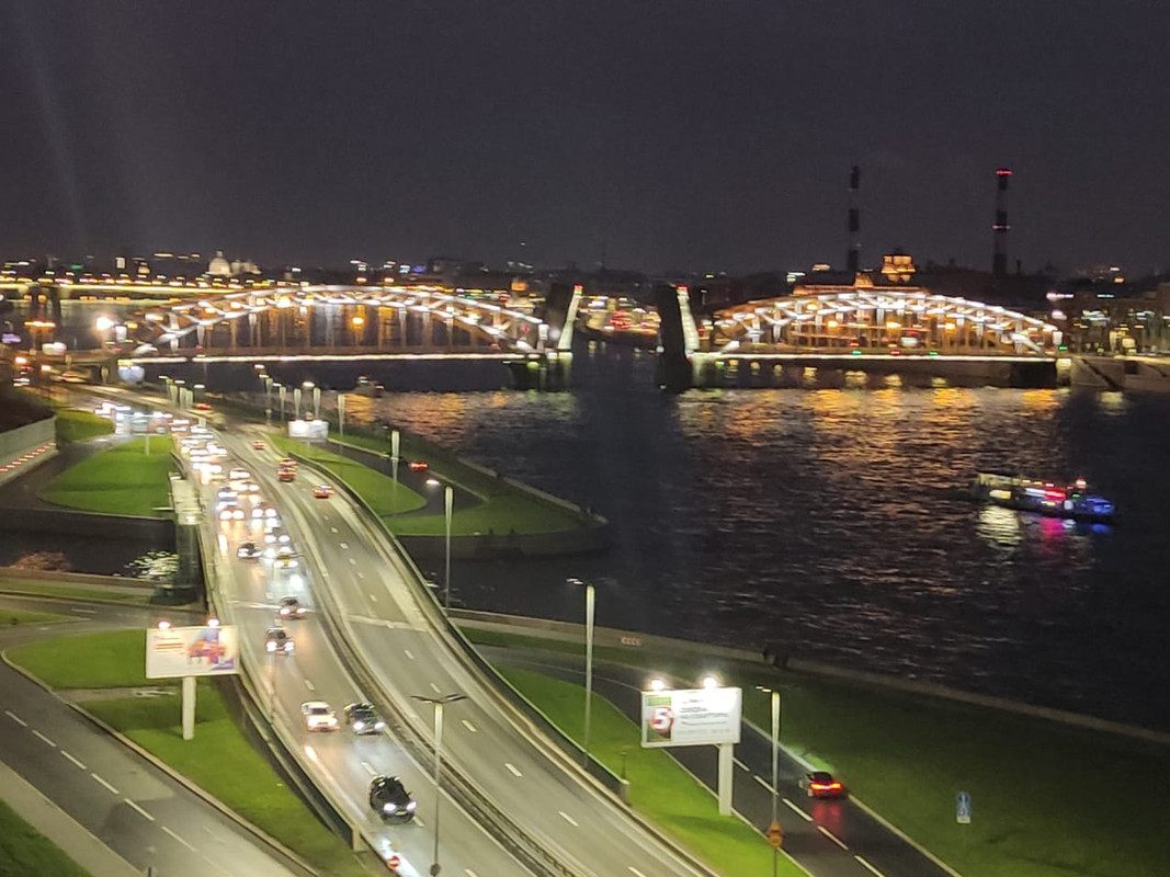 Вид из окна развод мостов
