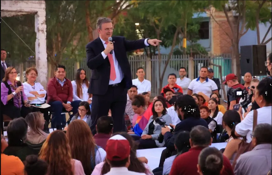 Marcelo Ebrard propone debates entre “corcholatas” de Morena