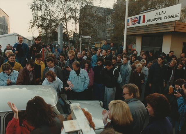 05-Berlin-Wall-1989.jpg