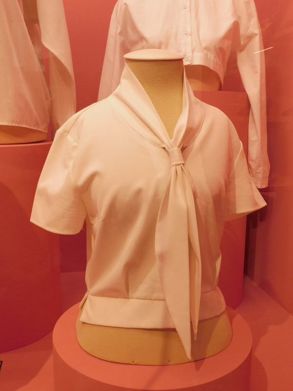 Выставка в музее Революции Кринолин и пр 019