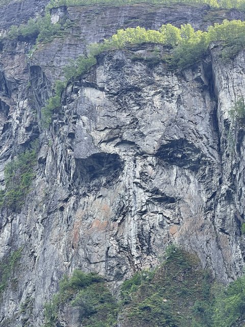 [Linked Image from i.postimg.cc]