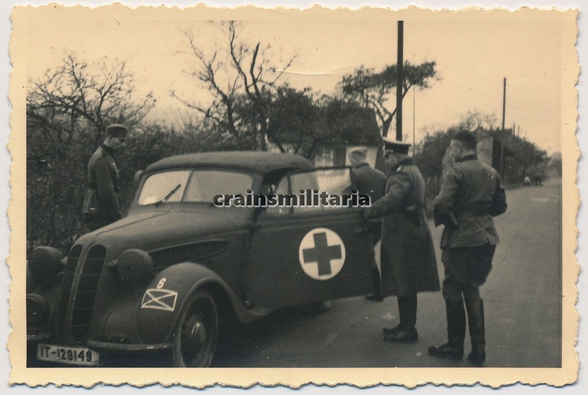 Orig. Foto BMW 326 Pkw m. DRK Sanitäter Wappen i