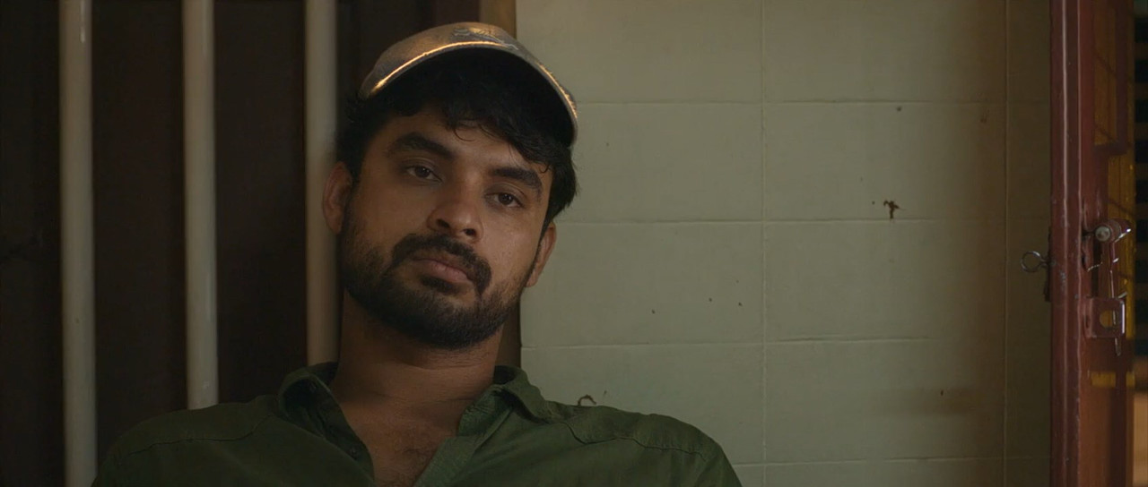 Mayaanadhi 2017 BluRay [Malayalam] 480p, 720p ESub Screenshot
