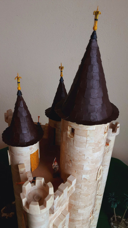 Torre Triangular 010
