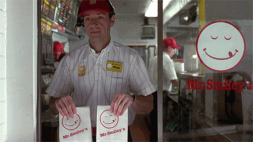 "Встряхнул и отдал". Как мстят вредным клиентам работники фастфуда