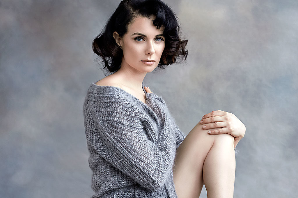 Mia Kirshner