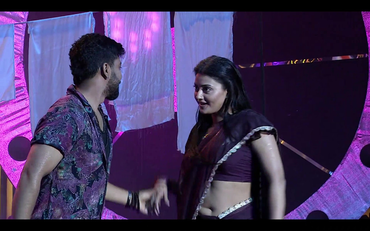 [Image: vlcsnap-2025-10-11-23h49m58s168.jpg]