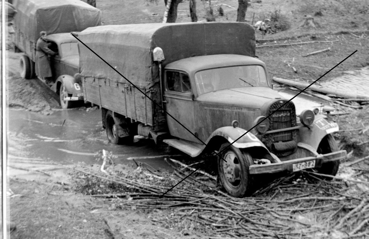 Rußland Ostfront Front Panzer Artillerie Sd.Kfz LKW Halbkette Do