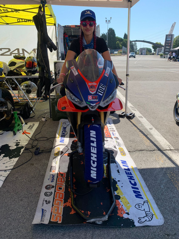 4F739091-FA8A-4A20-9F90-7BECDE84D23B