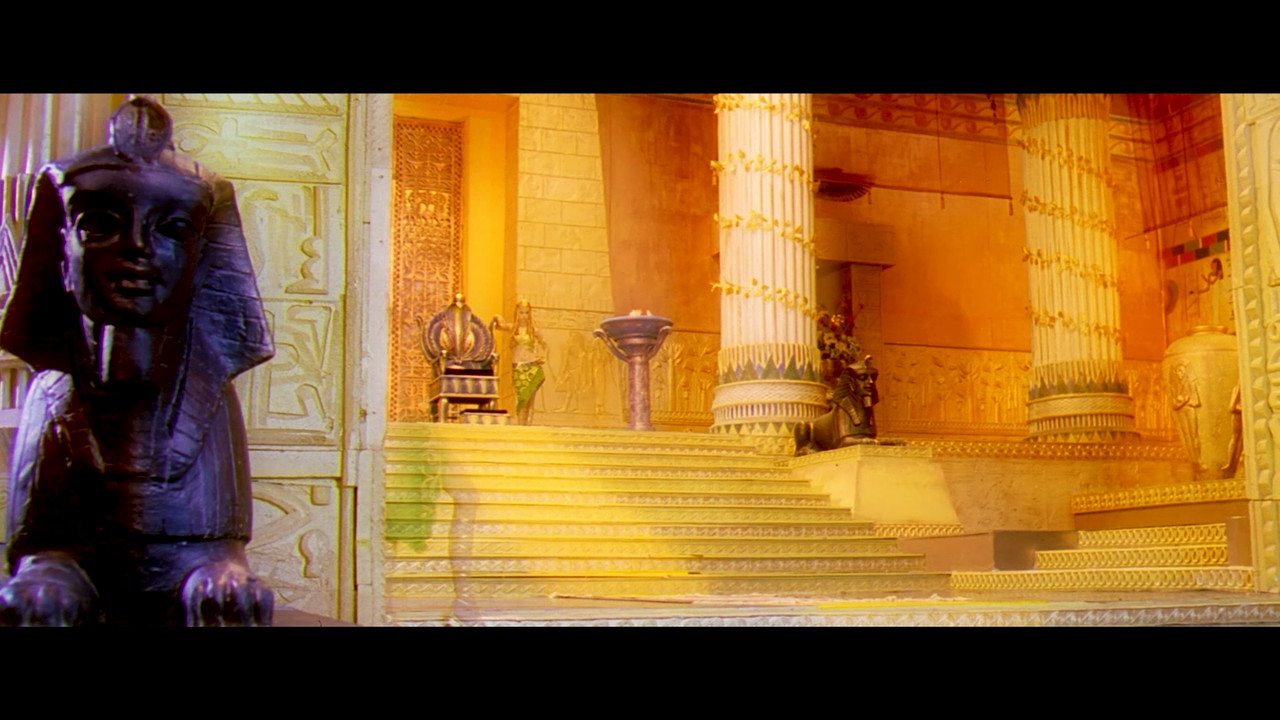 Nayanthara Hot Song 02 From Kuselan 2008 4k.mp4_snapshot_00.07_[2020.12.02_22.28.22]