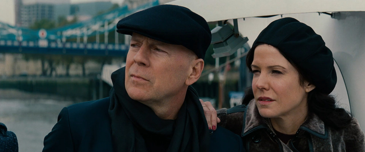 RED 2 2013 BluRay [Hindi + Tamil + English] 480p 720p 1080p ESub Screenshot