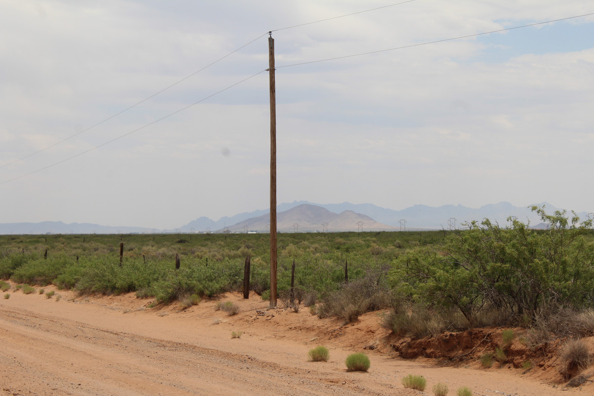 "Expansive 4.77 Acre Oasis Beckons in Horizon Ranches, West of Deming, NM!"