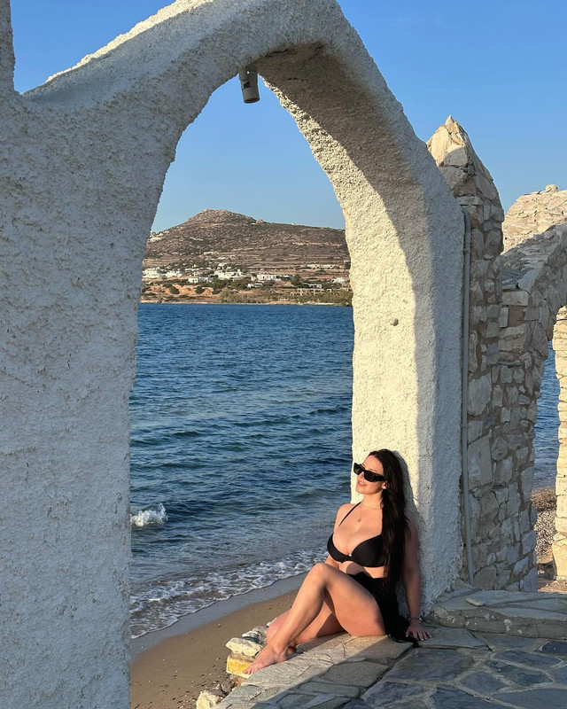 أنجيلا وايت: لمسة من السحر والجاذبية في كل إطلالة Theangelawhite-1717047931065